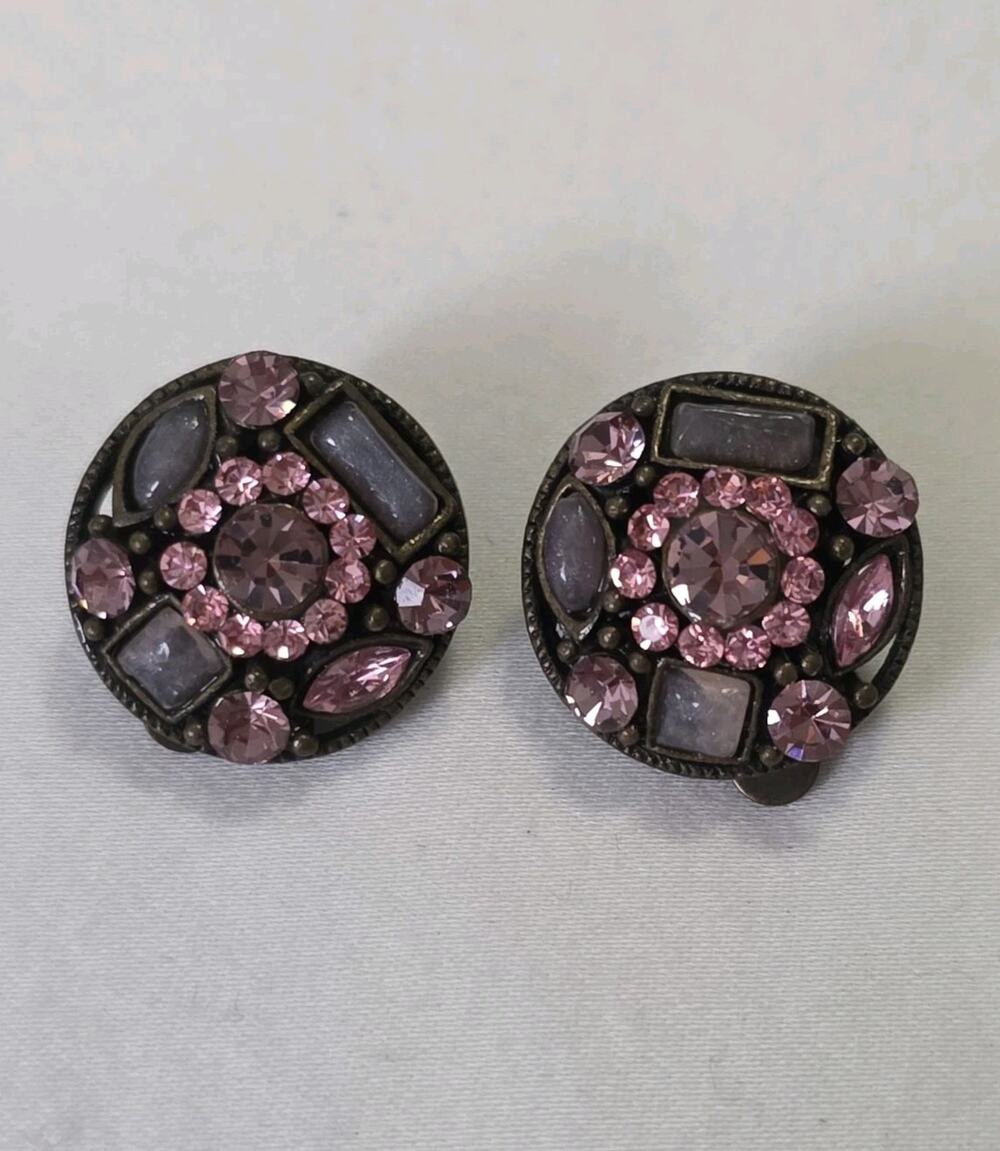 Vintage Style Pink Rhinestone Round Clip On Earrings In Bronze Tone Metal